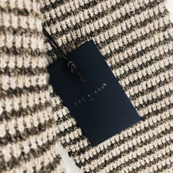 DAY & AGE Contrasting Knit Pullover Sweater In Sand Size Medium - Picture 9 of 9